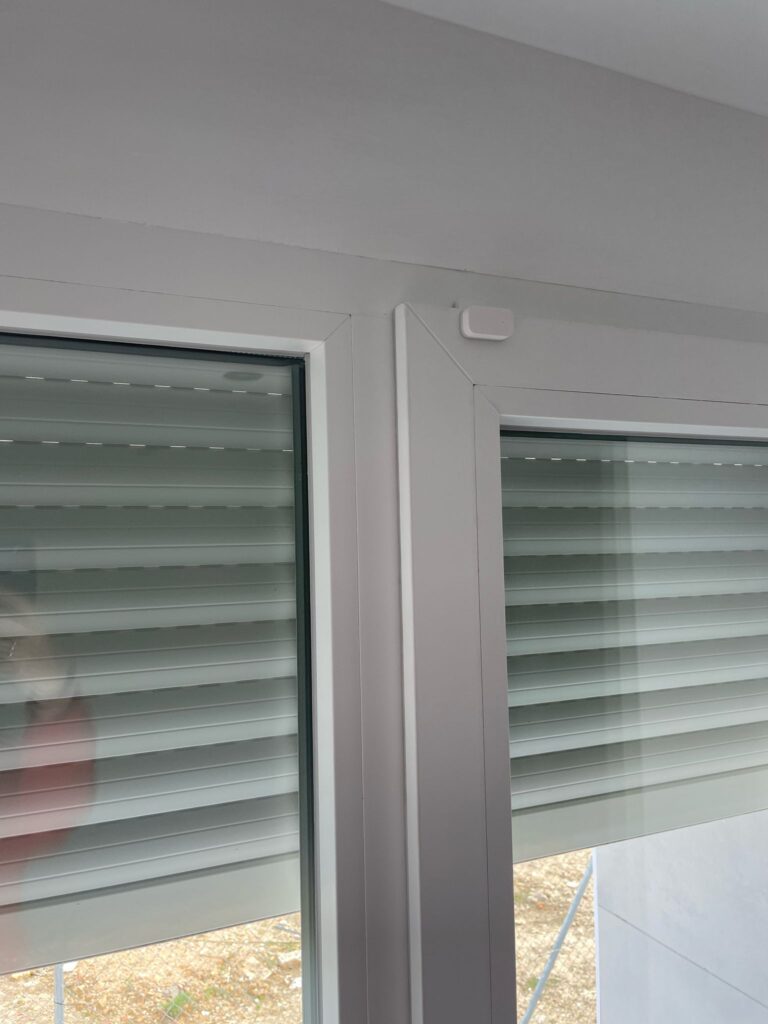 DIY smart home vs professional installation: automatic smart blinds